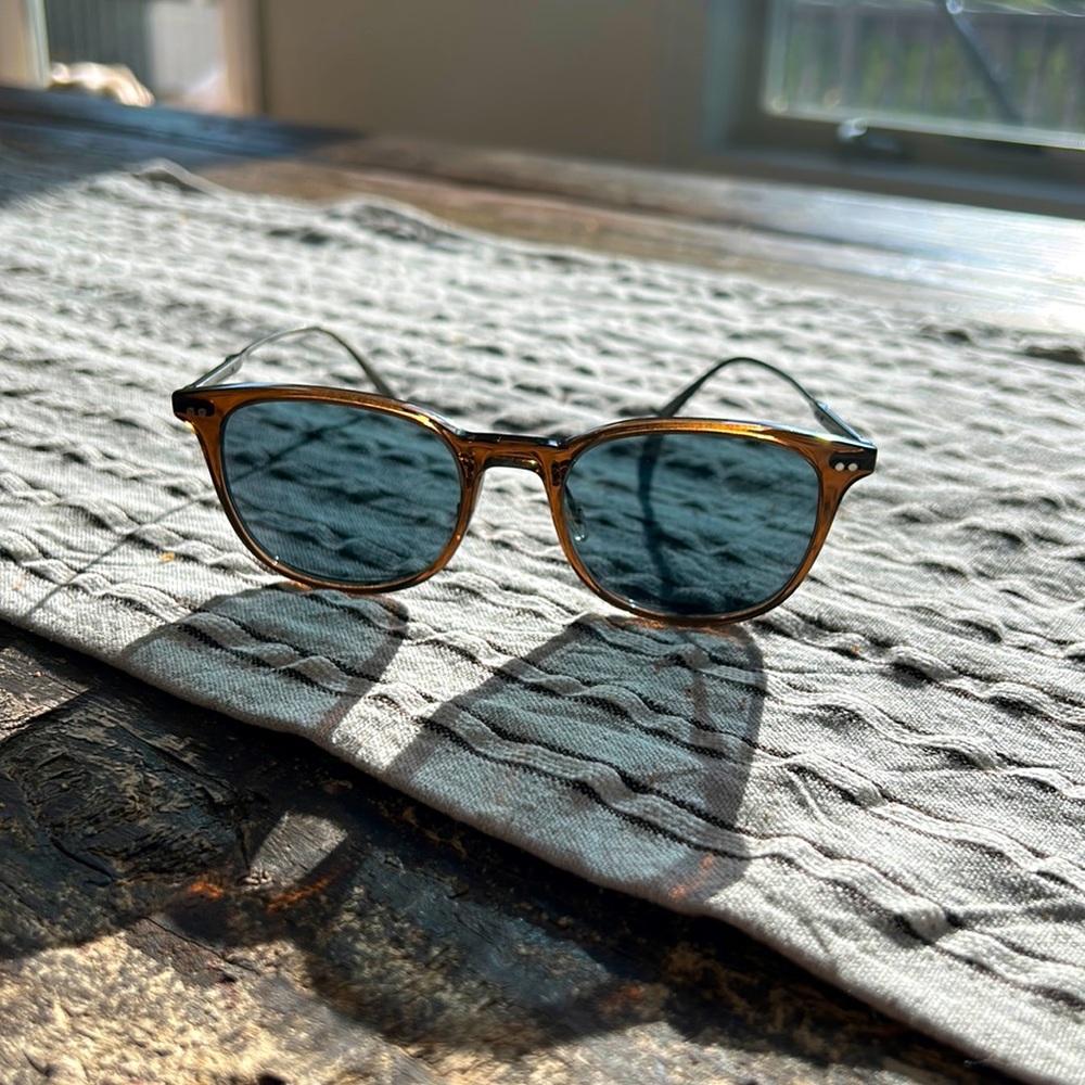 Oliver People’s sunglasses. Like new!!